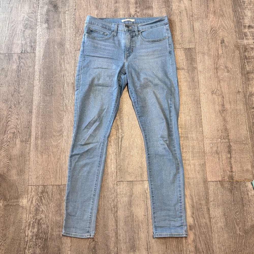 Women's Levi's Super Skinny Size 30 Light Wash Jeans